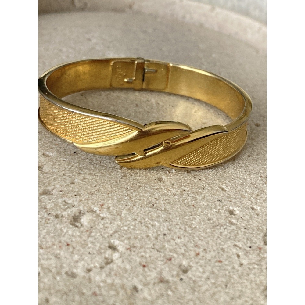 Vintage Monet Gold Tone Hinged Bangle Bracelet Textured Leaf Feather Design